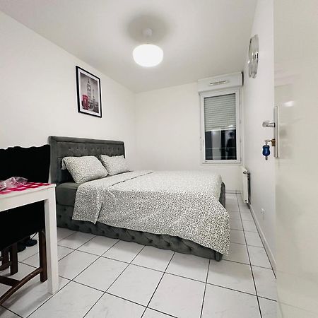 Sri-Indo Bobigny Paris Apartment Ngoại thất bức ảnh