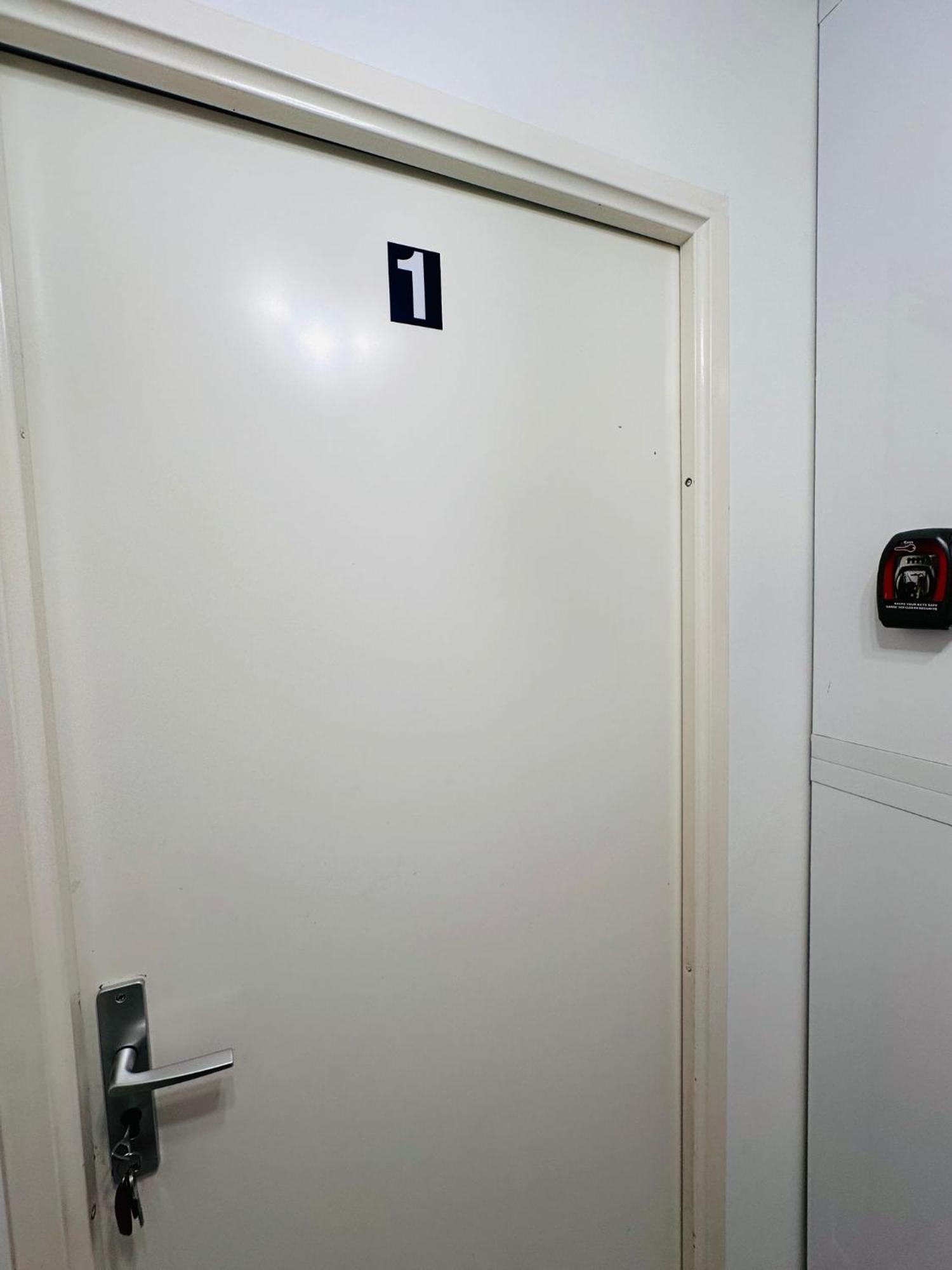 Sri-Indo Bobigny Paris Apartment Ngoại thất bức ảnh