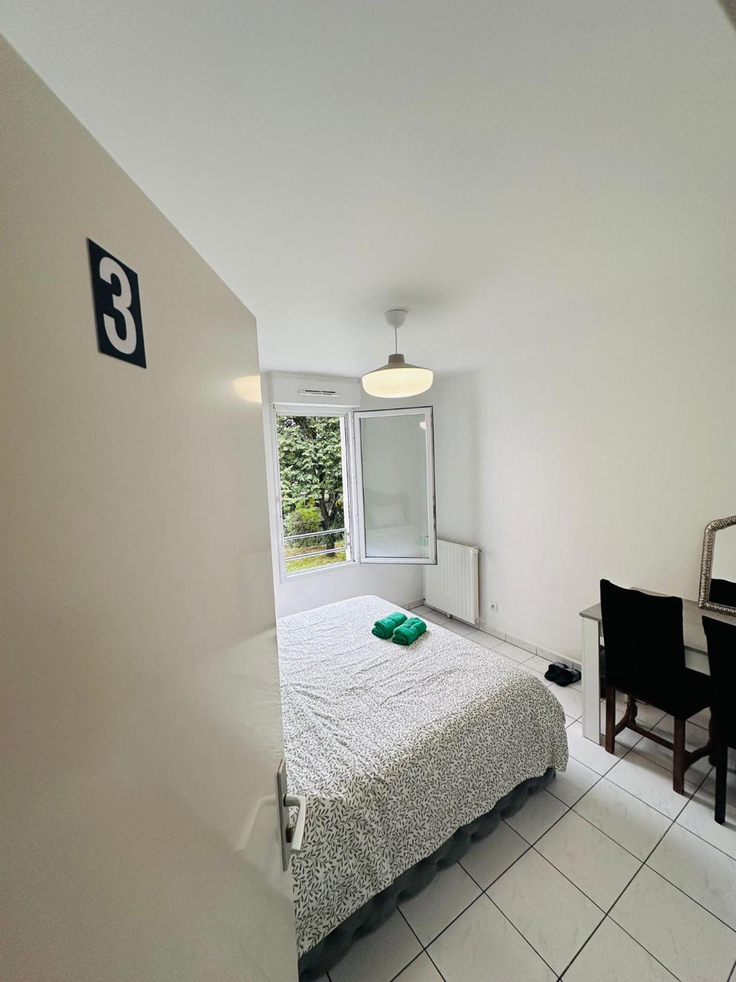 Sri-Indo Bobigny Paris Apartment Ngoại thất bức ảnh