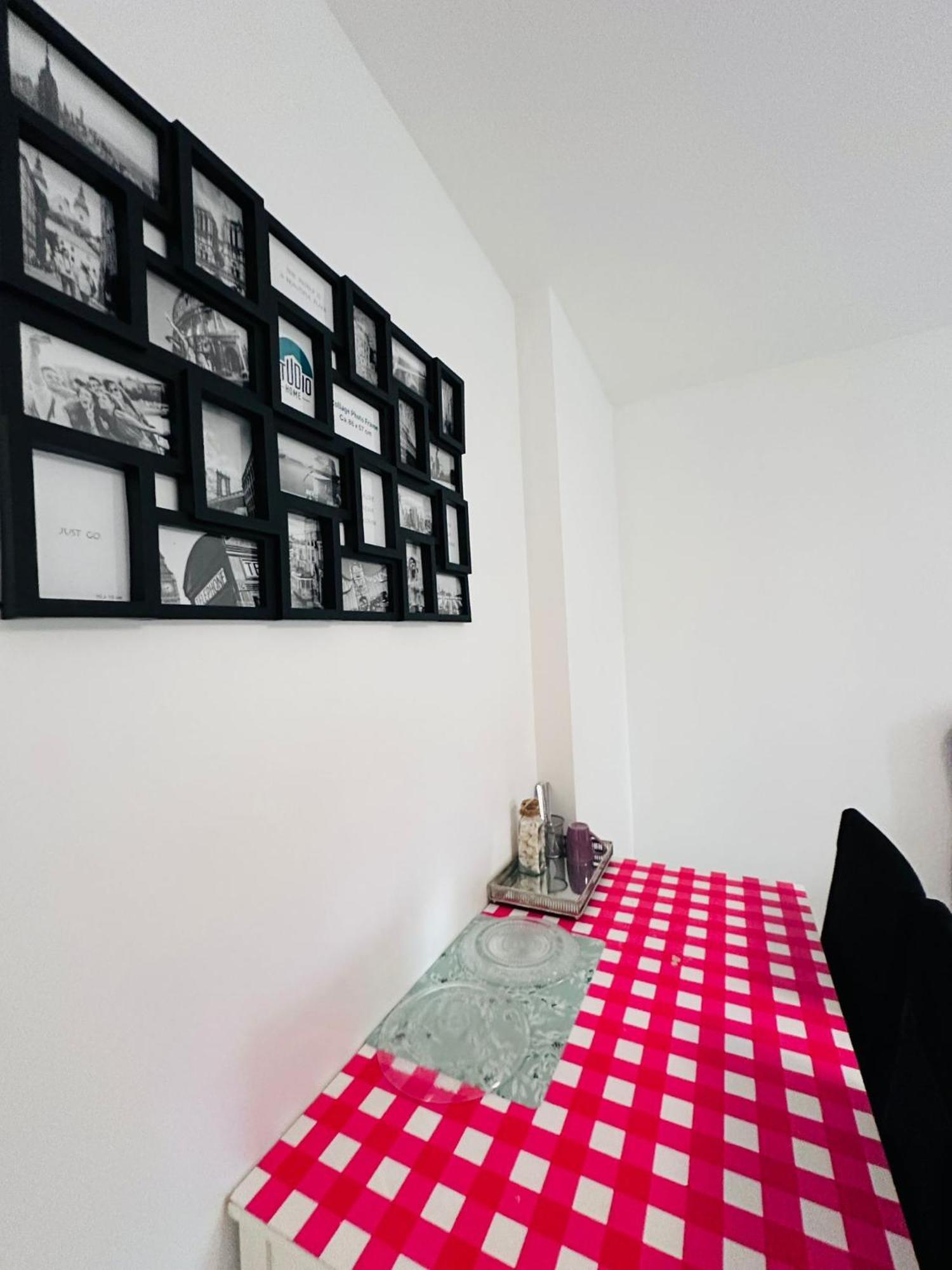 Sri-Indo Bobigny Paris Apartment Ngoại thất bức ảnh