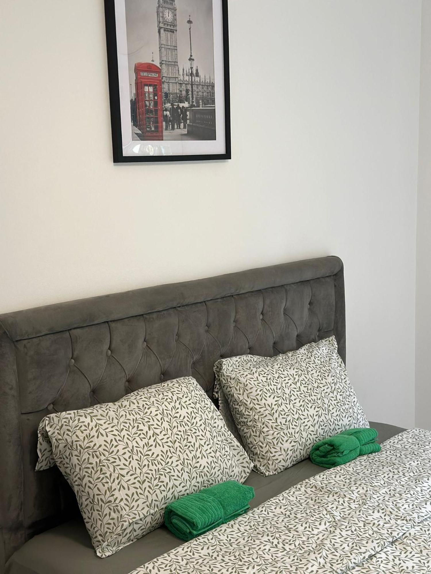 Sri-Indo Bobigny Paris Apartment Ngoại thất bức ảnh