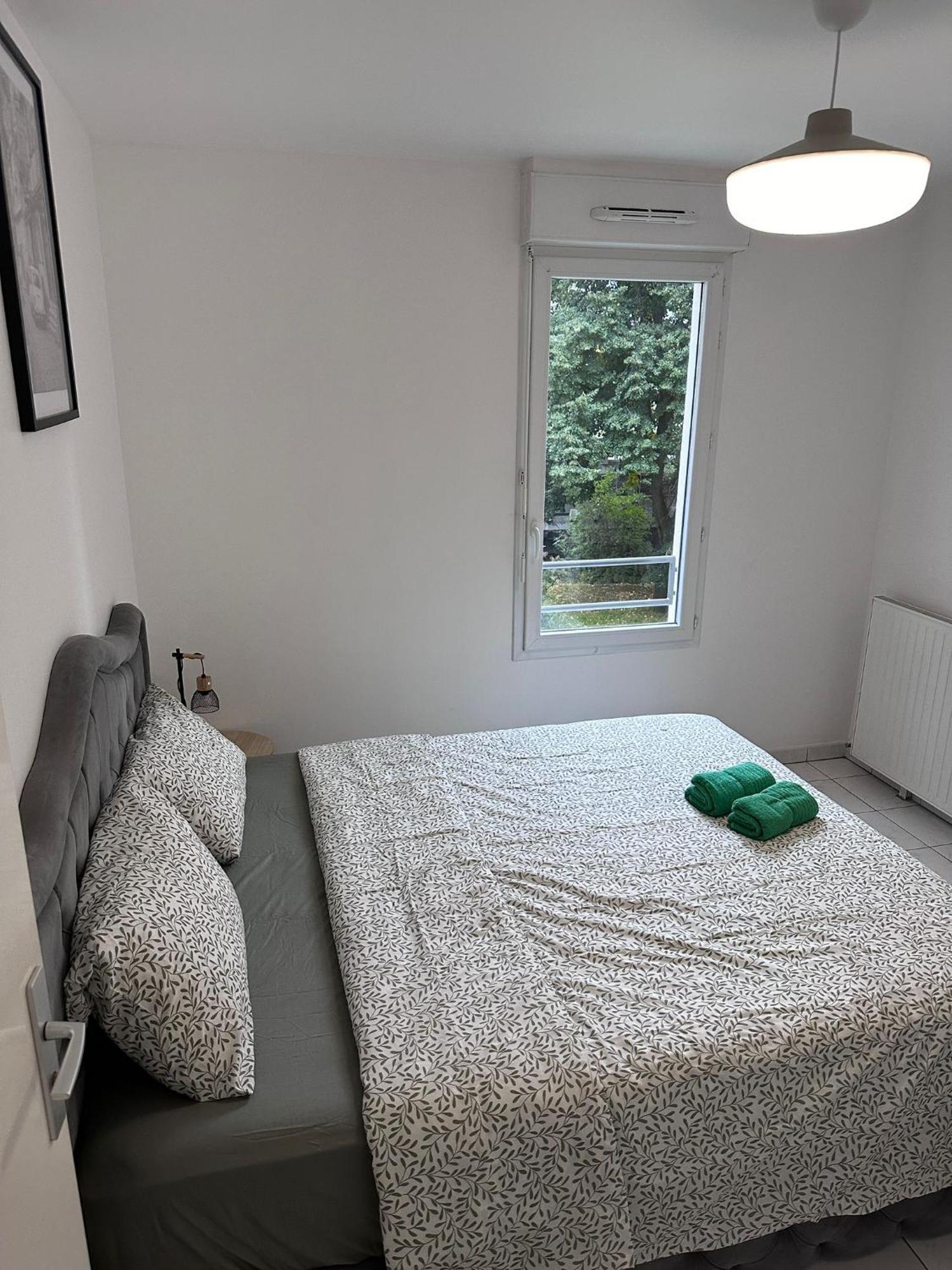 Sri-Indo Bobigny Paris Apartment Ngoại thất bức ảnh