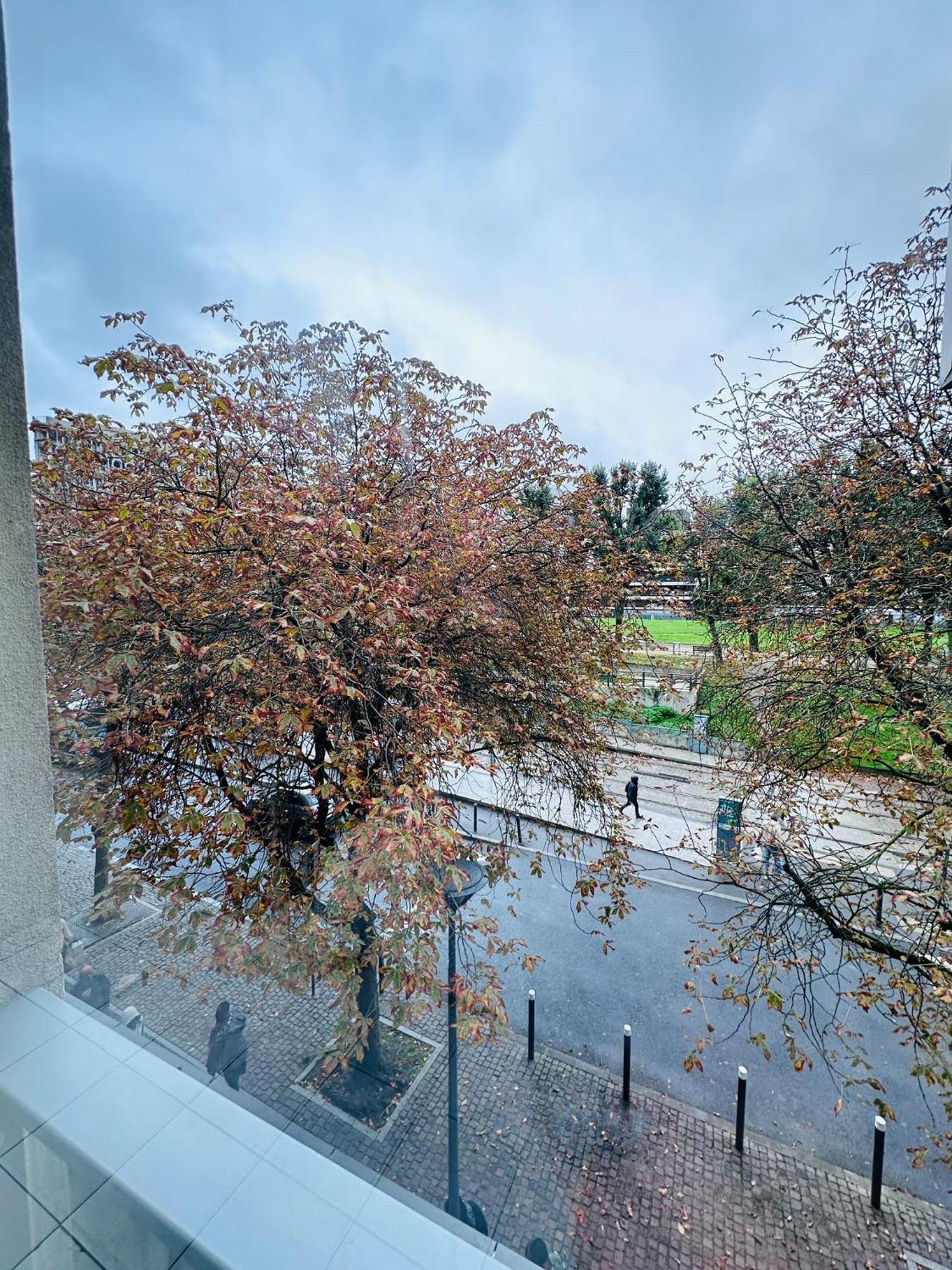 Sri-Indo Bobigny Paris Apartment Ngoại thất bức ảnh