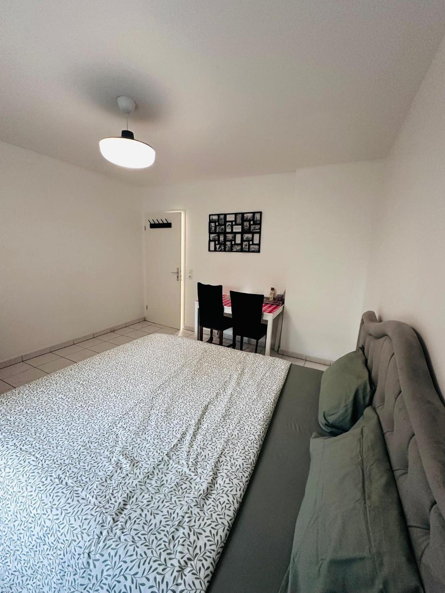 Sri-Indo Bobigny Paris Apartment Ngoại thất bức ảnh