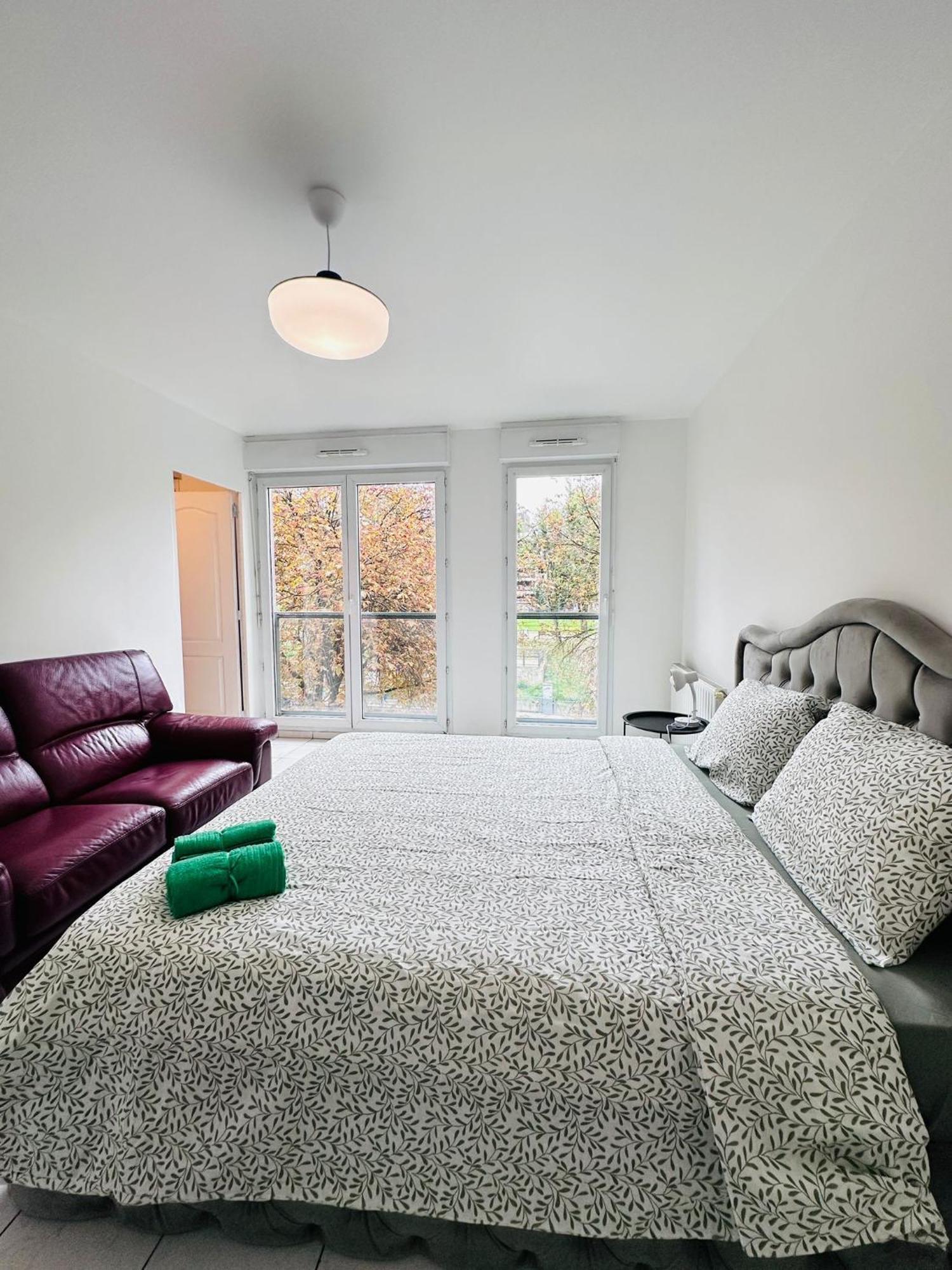 Sri-Indo Bobigny Paris Apartment Ngoại thất bức ảnh